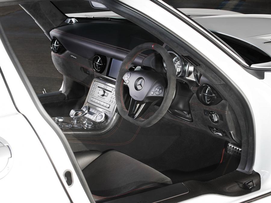  Mercedes-Benz SLS AMG Black Series 2013 года  (UK) (фото 7 из 16)